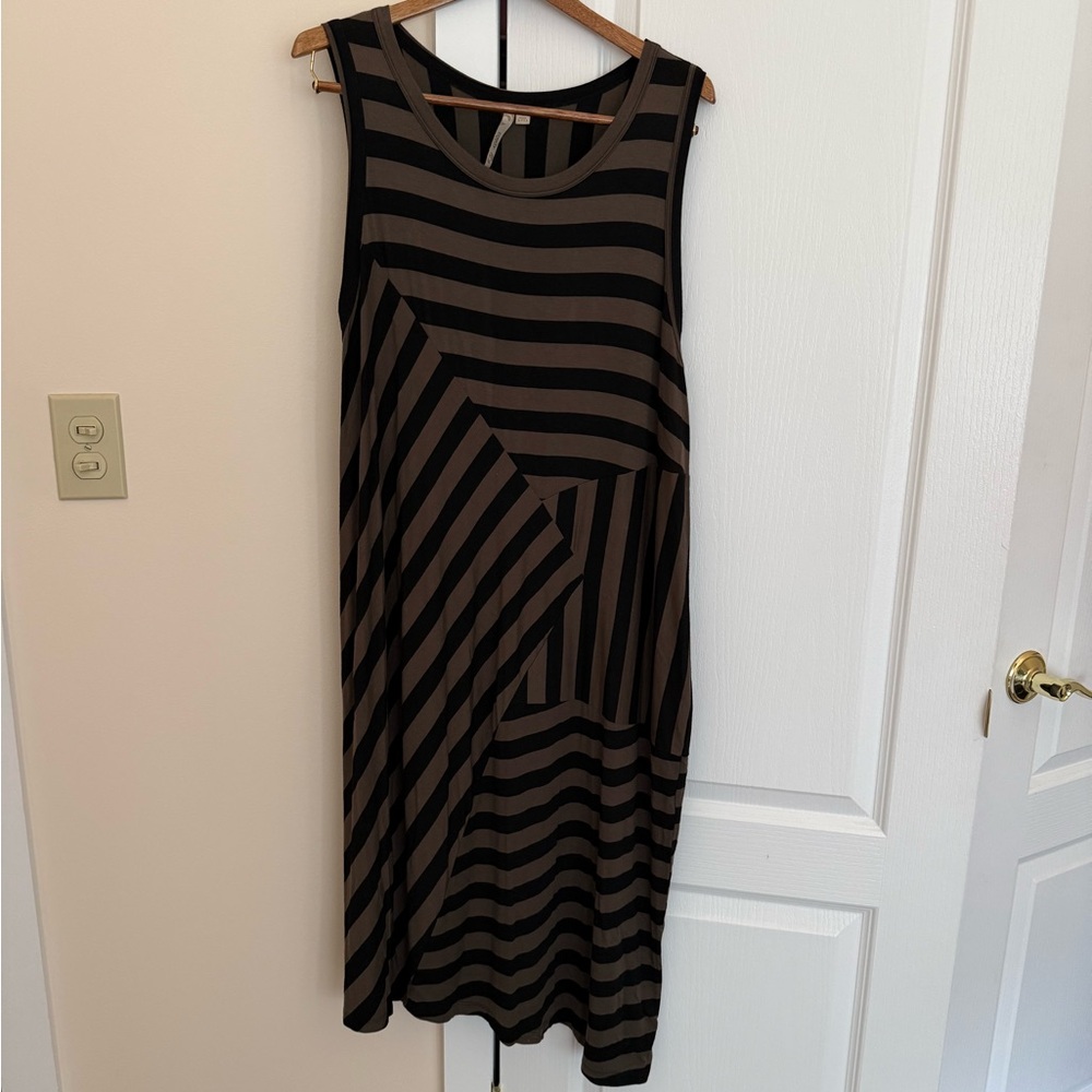 Comfy USA brown and black striped sleeveless midi dress